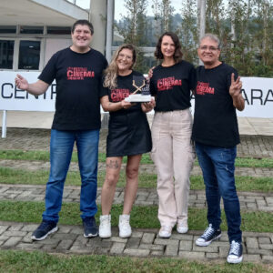 Foto com os membros da comissão organizadora do Festival de Cinema de Jaraguá do Sul, 8° edição realizada em 2025.