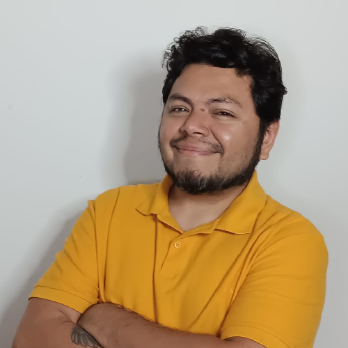 Foto do curador Robson Loureiro.