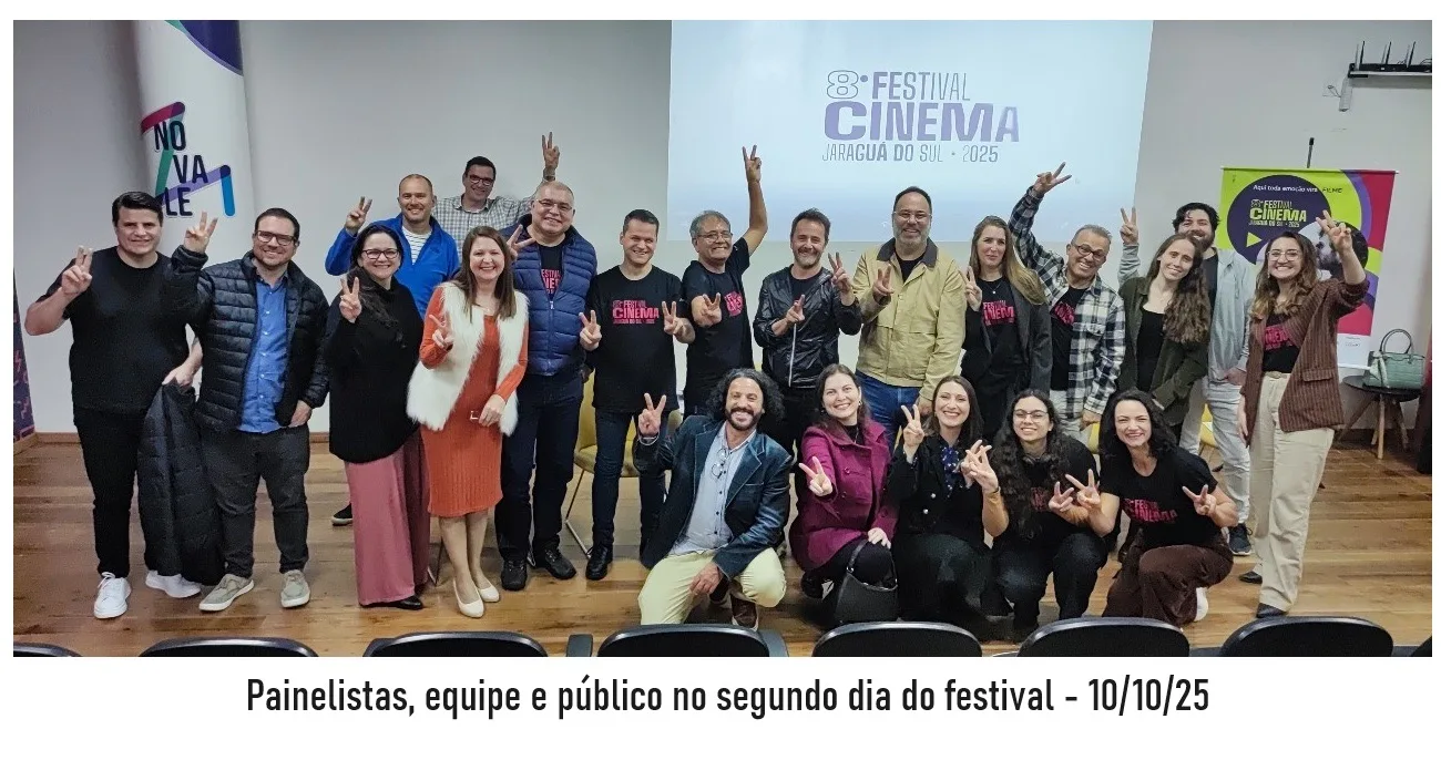 Painelistas, equipe e público no segundo dia do festival - 10/10/25